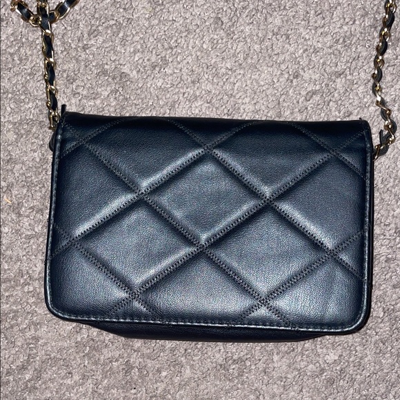 Bebe Small Quilted Black Crossbody with Chain Strap - Picture 5 of 11